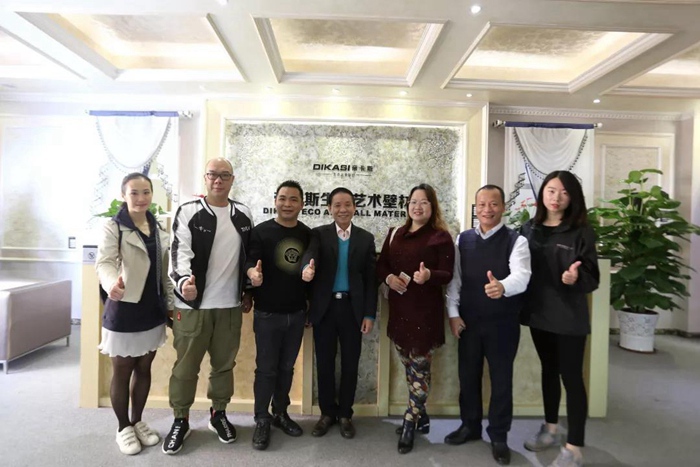 熱烈歡迎順德涂料商會(huì)老會(huì)長(zhǎng)胡景釗、順德設(shè)計(jì)師協(xié)會(huì)會(huì)長(zhǎng)吳秋紅蒞臨帝卡斯參觀指導(dǎo)工作！